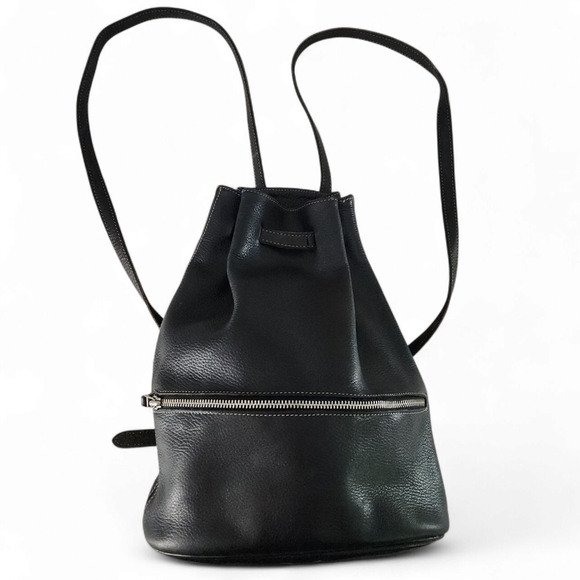ROOTS Vintage Genuine Leather Black Drawstring Backpack - Picture 2 of 13